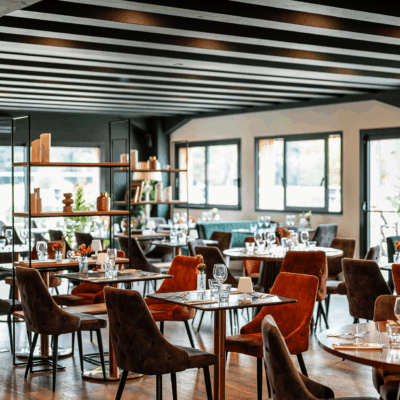 vue salle de restaurant domaine de roiffé