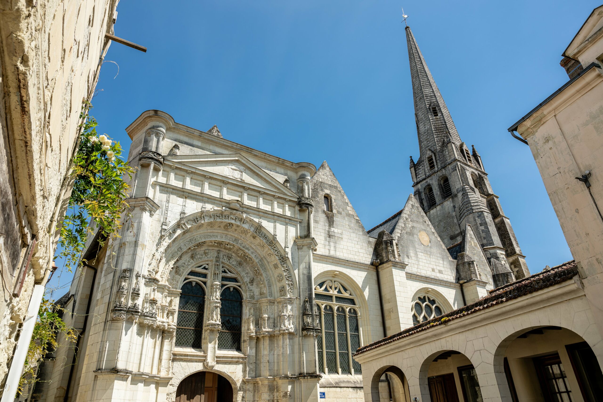 vue église de loundun