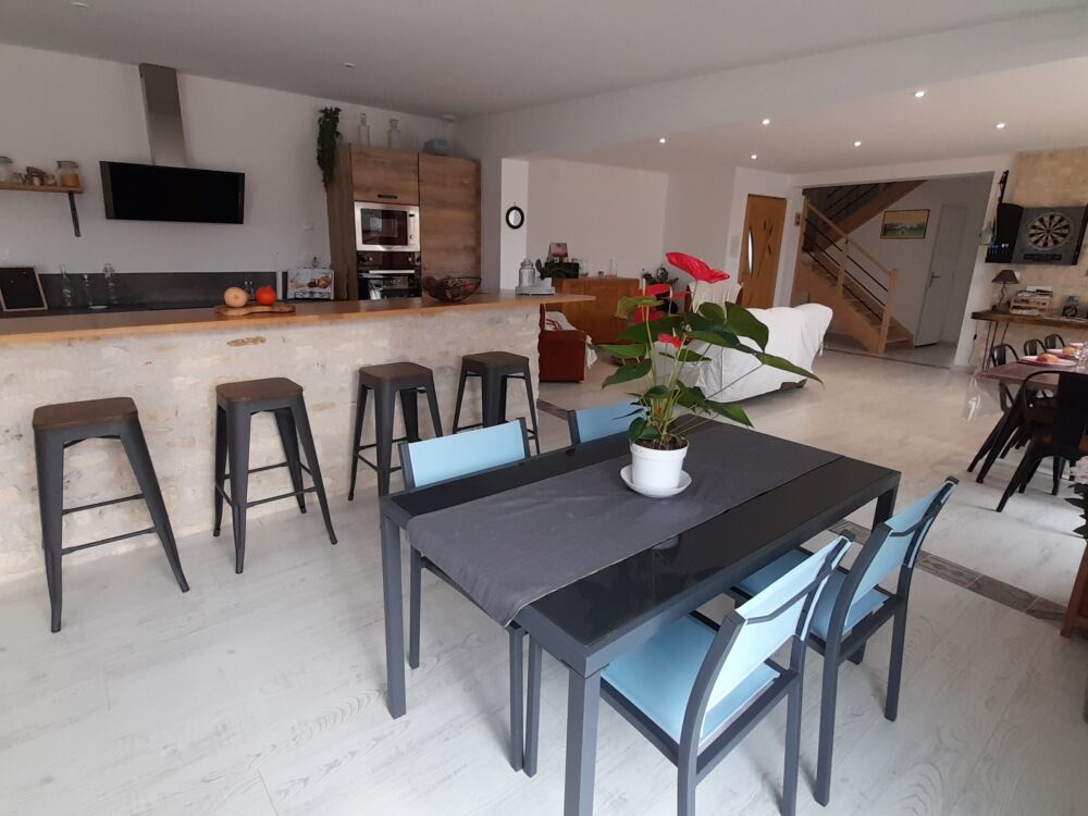 Cuisine - Salle à manger - Gîte le Relais du Mardelon