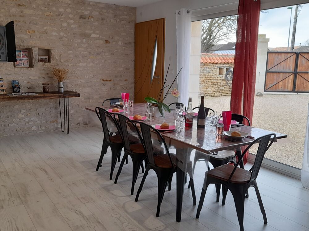 Salle à manger - Gîte le Relais du Mardelon