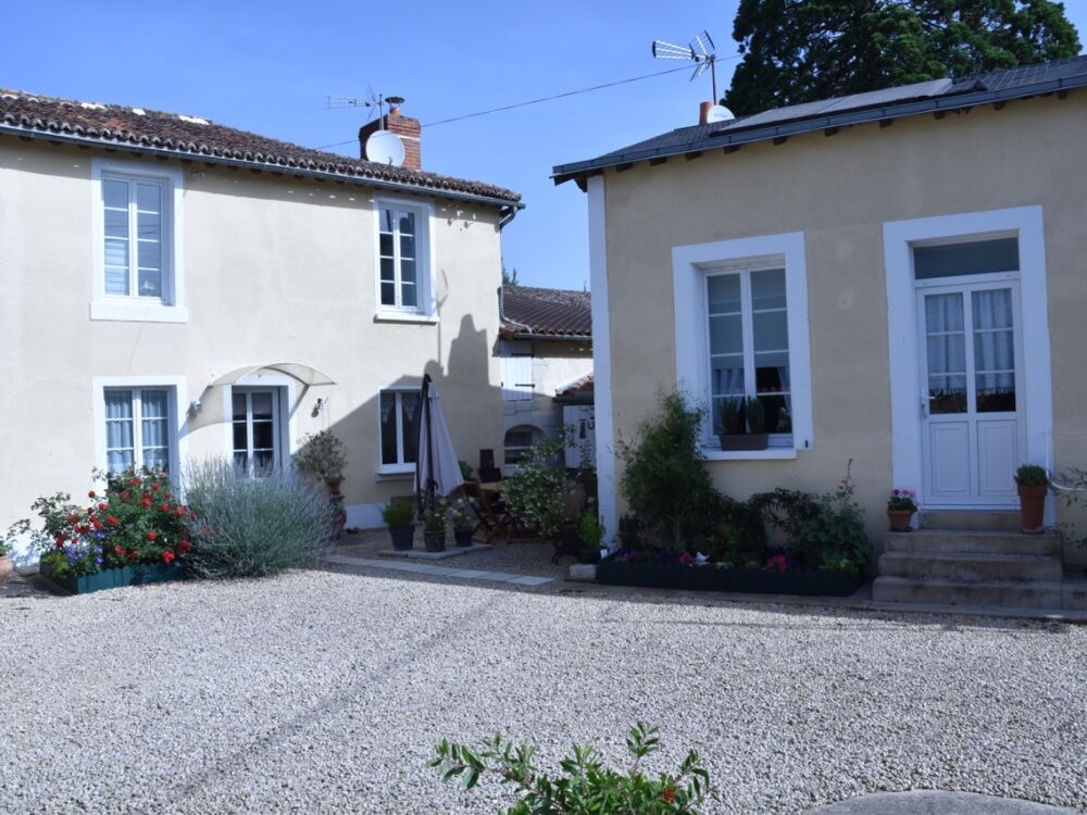 FACADE MAISON ET CHAMBRES-2022