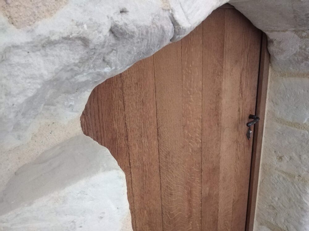 Porte_Gite Brilhac_Château de Monts-sur-Guesnes