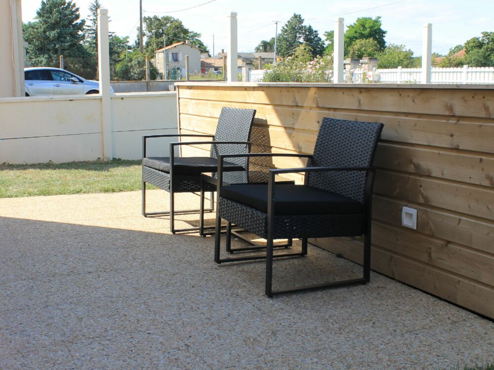 Terrasse Rue_Gîte Le Monteil