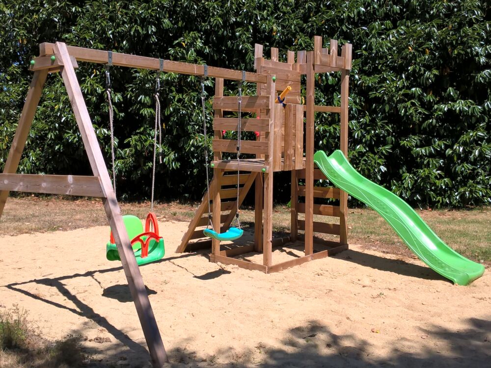 aire de jeux pour les petits